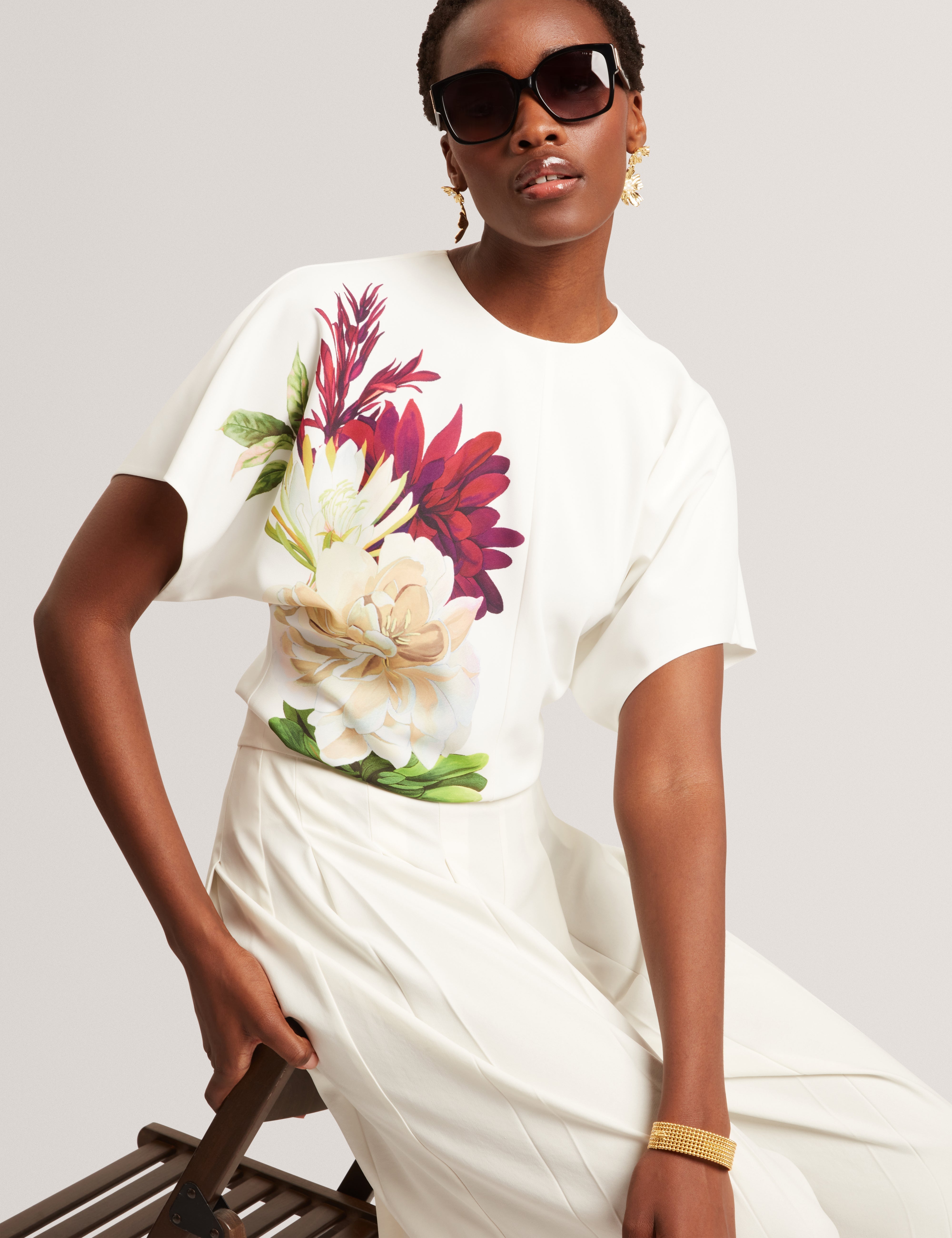 زوفيا كنزة بخصر محدد لون عاجي