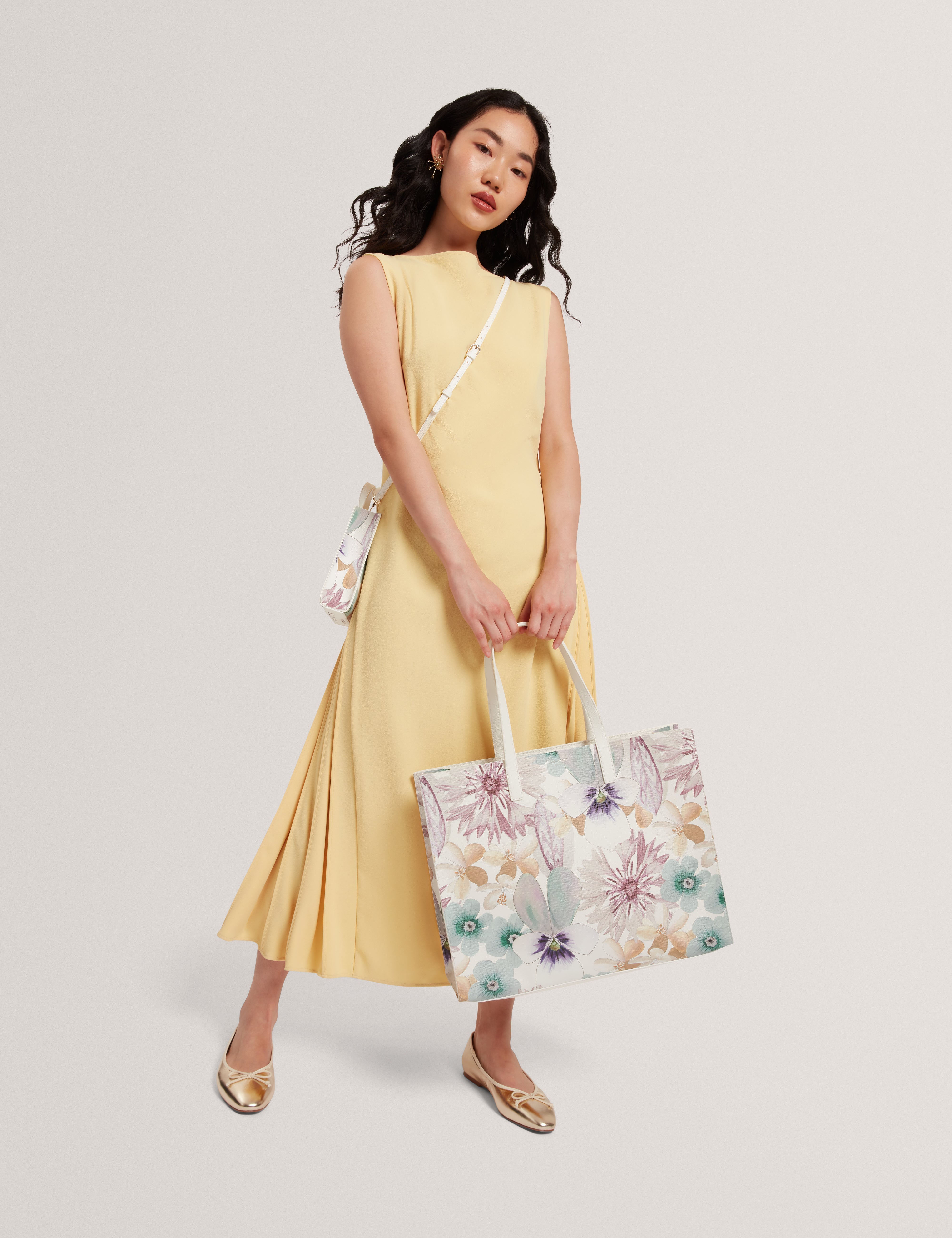 Haleen Petal Print Extra Large Icon Bag White