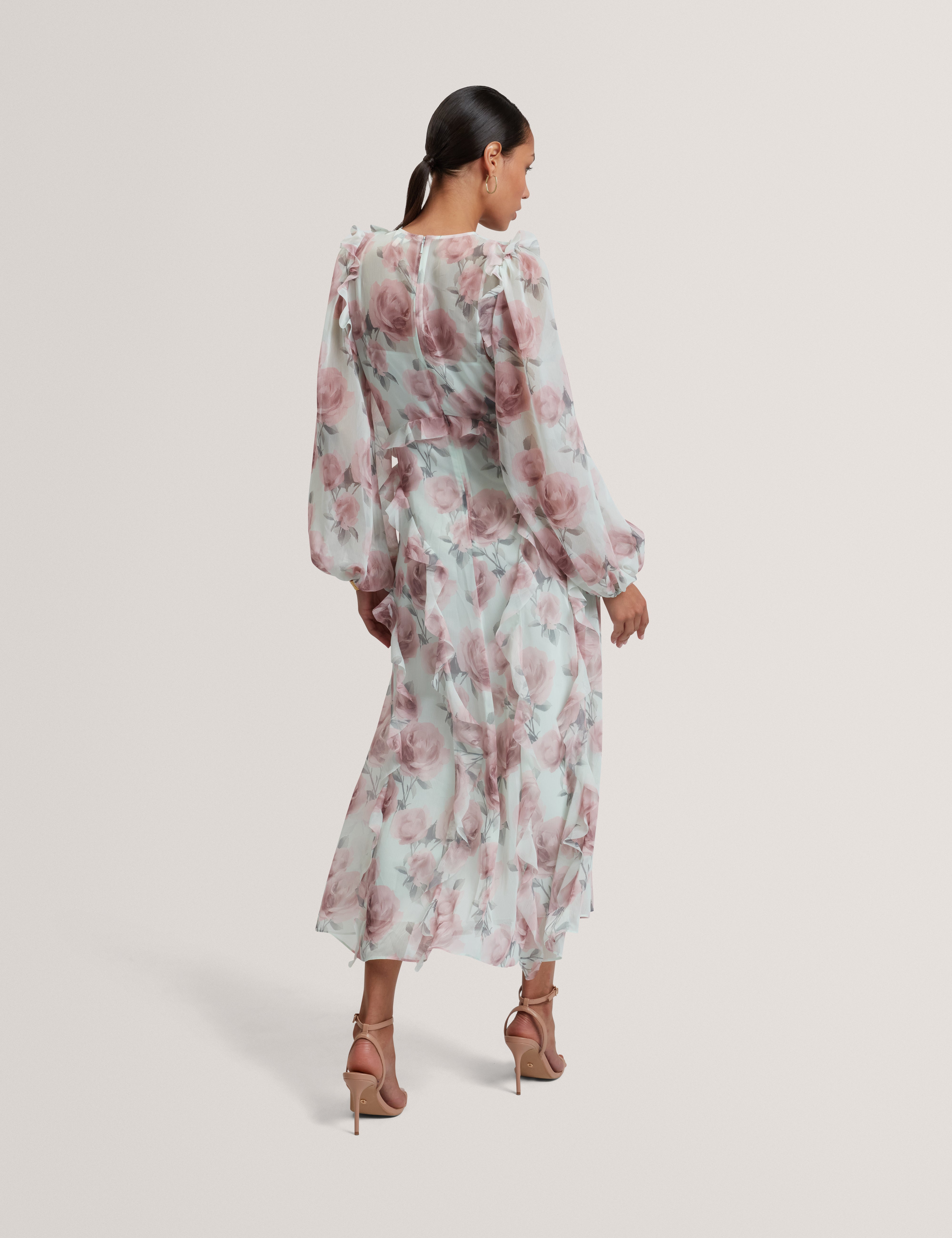 فستان ميدي طويل الأكمام من لاتيا بتصميم طبقات متدلية وكسور، أخضر بلاس.