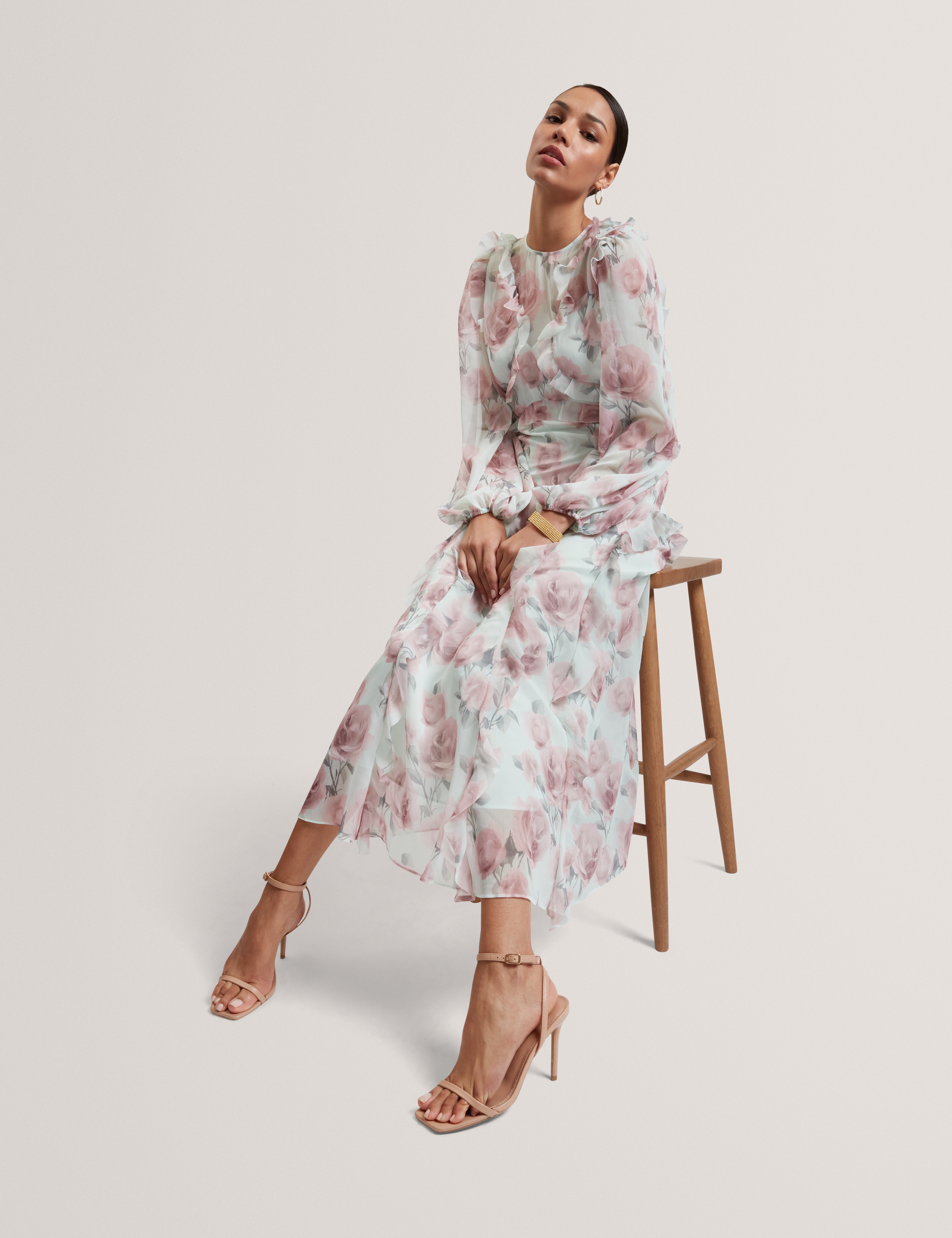 فستان ميدي طويل الأكمام من لاتيا بتصميم طبقات متدلية وكسور، أخضر بلاس.