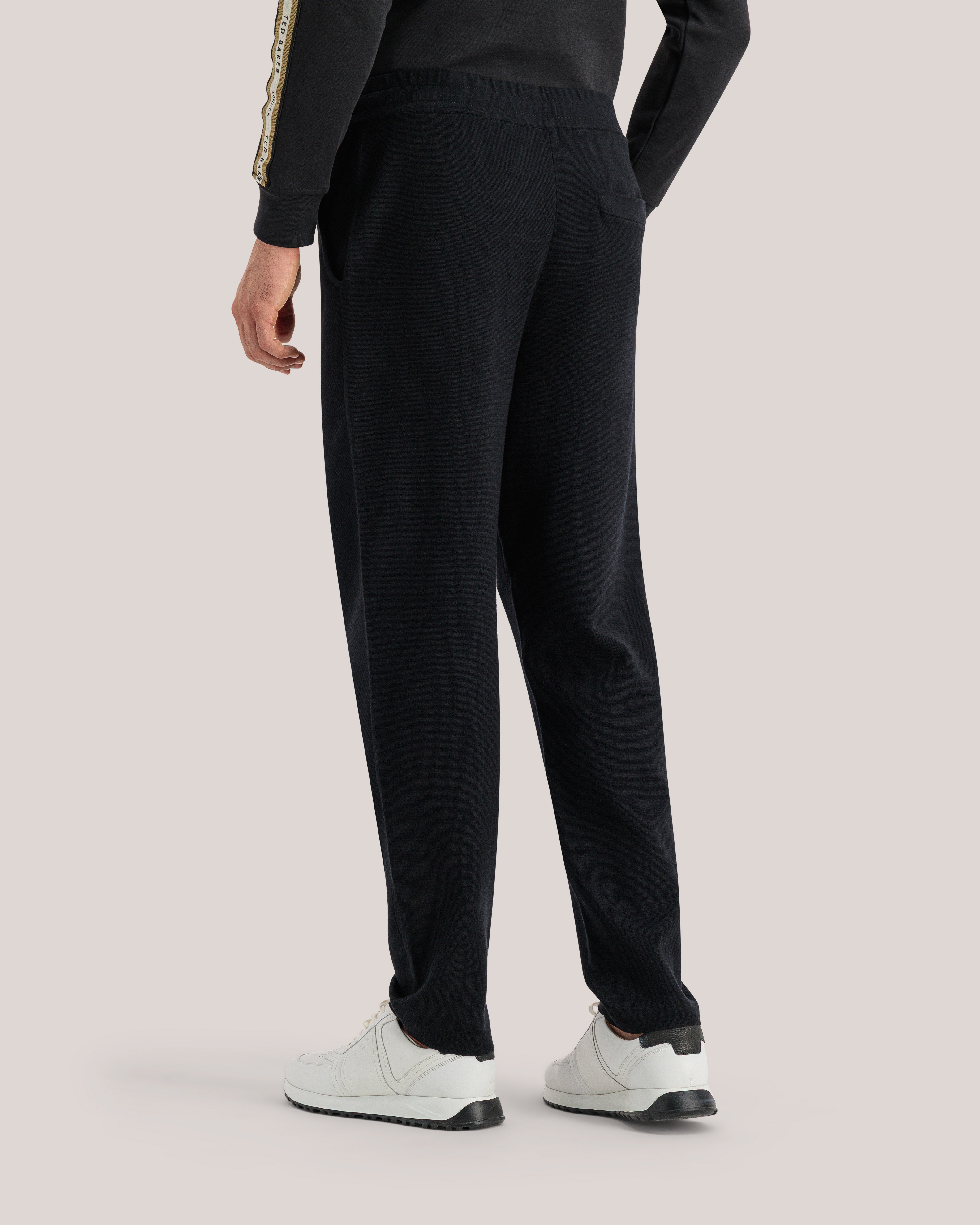 Harldab Knitted Tapered Fit Jogger Black