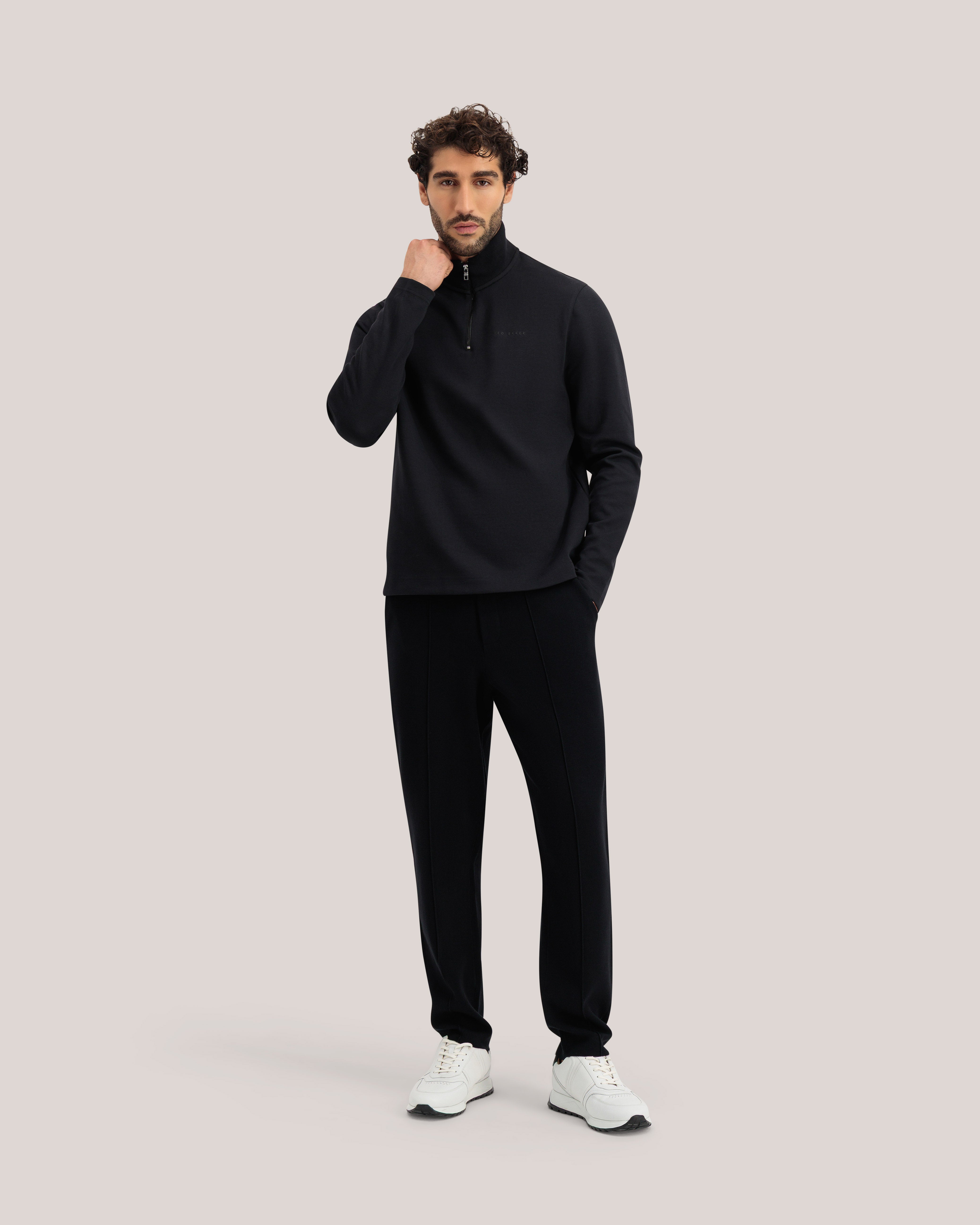 Actos 1/4 Zip Sweatshirt Black
