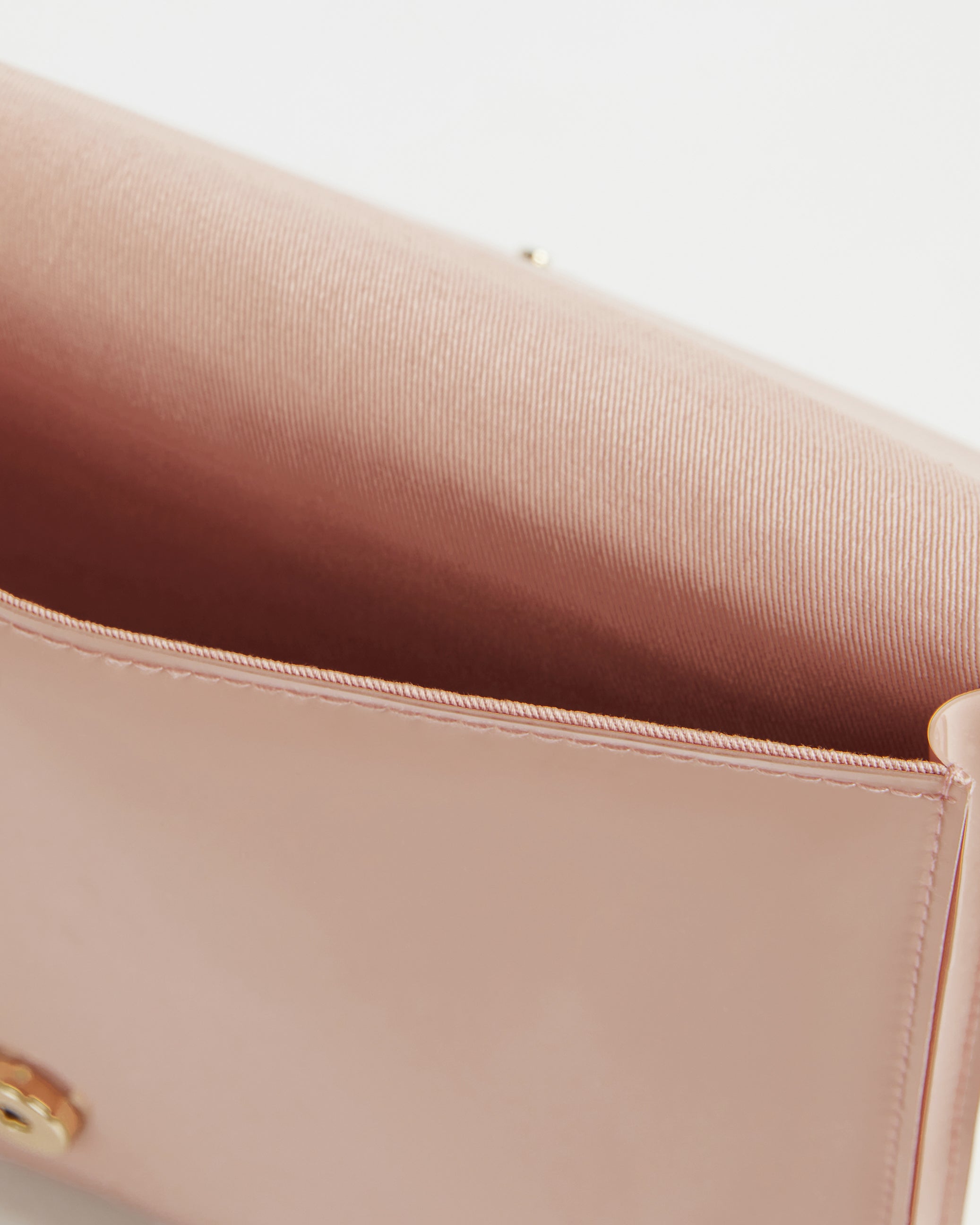 نيكي حقيبة باوتش مع فيونكا لون وردي