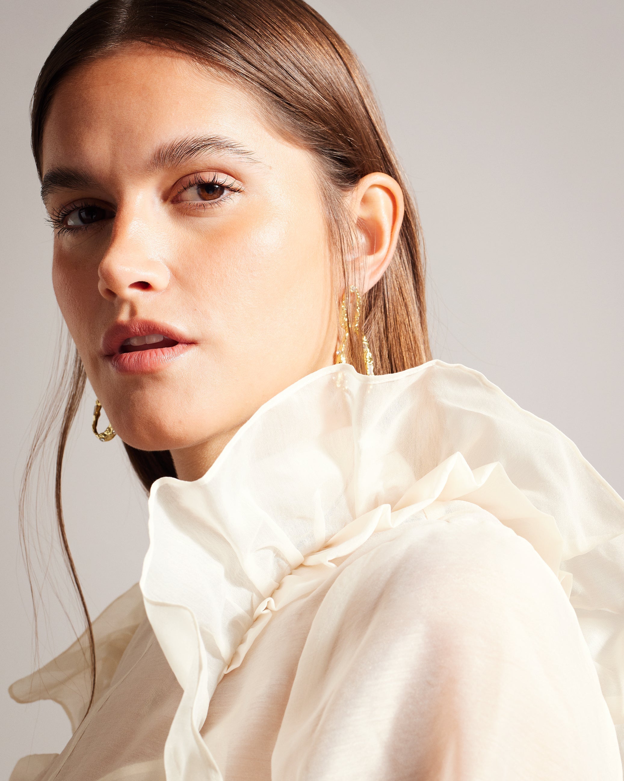 Aubreei Knit Rib Collar Top With Balloon Sleeve Nude