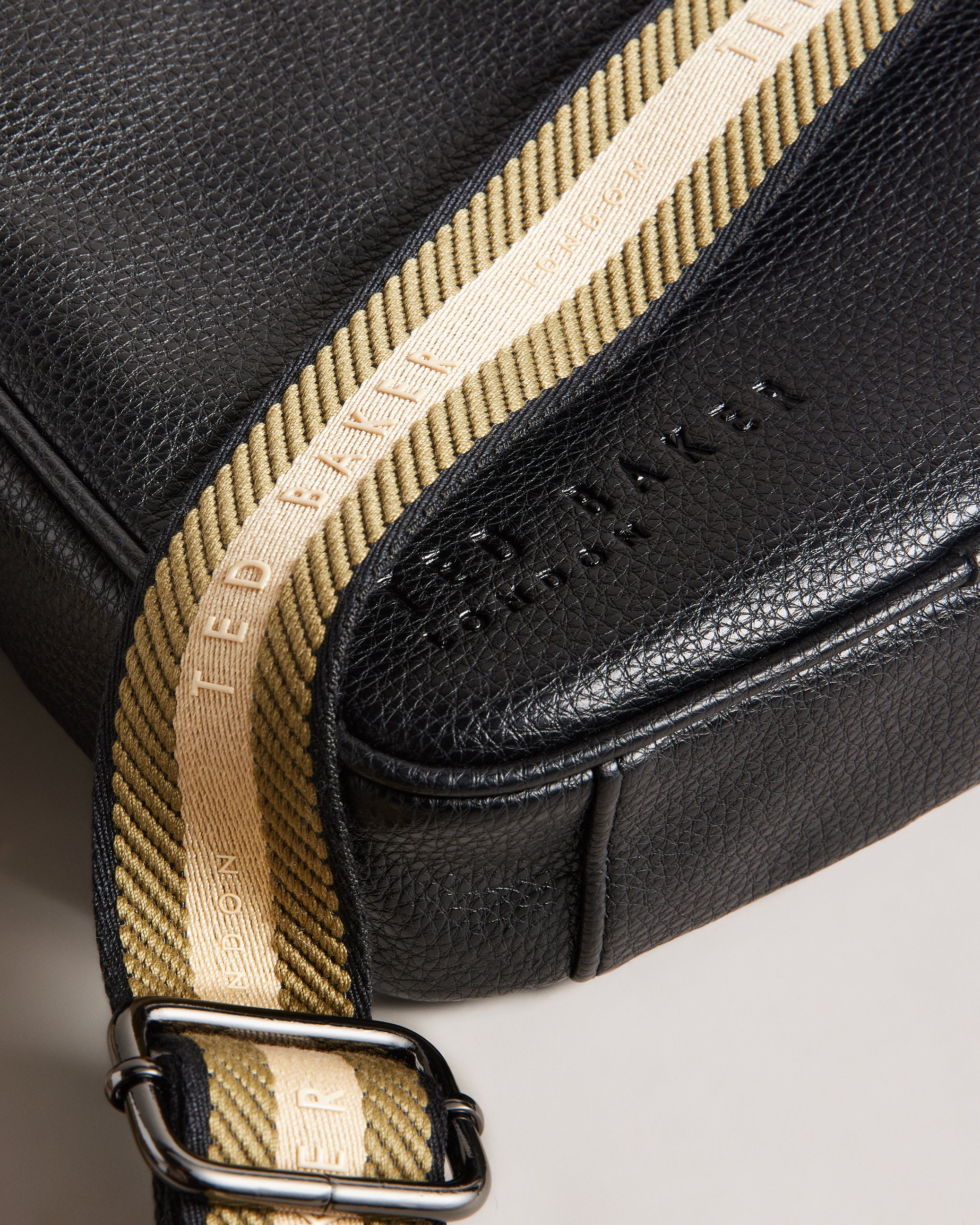 Kiian Webbing Crossbody Bag Black