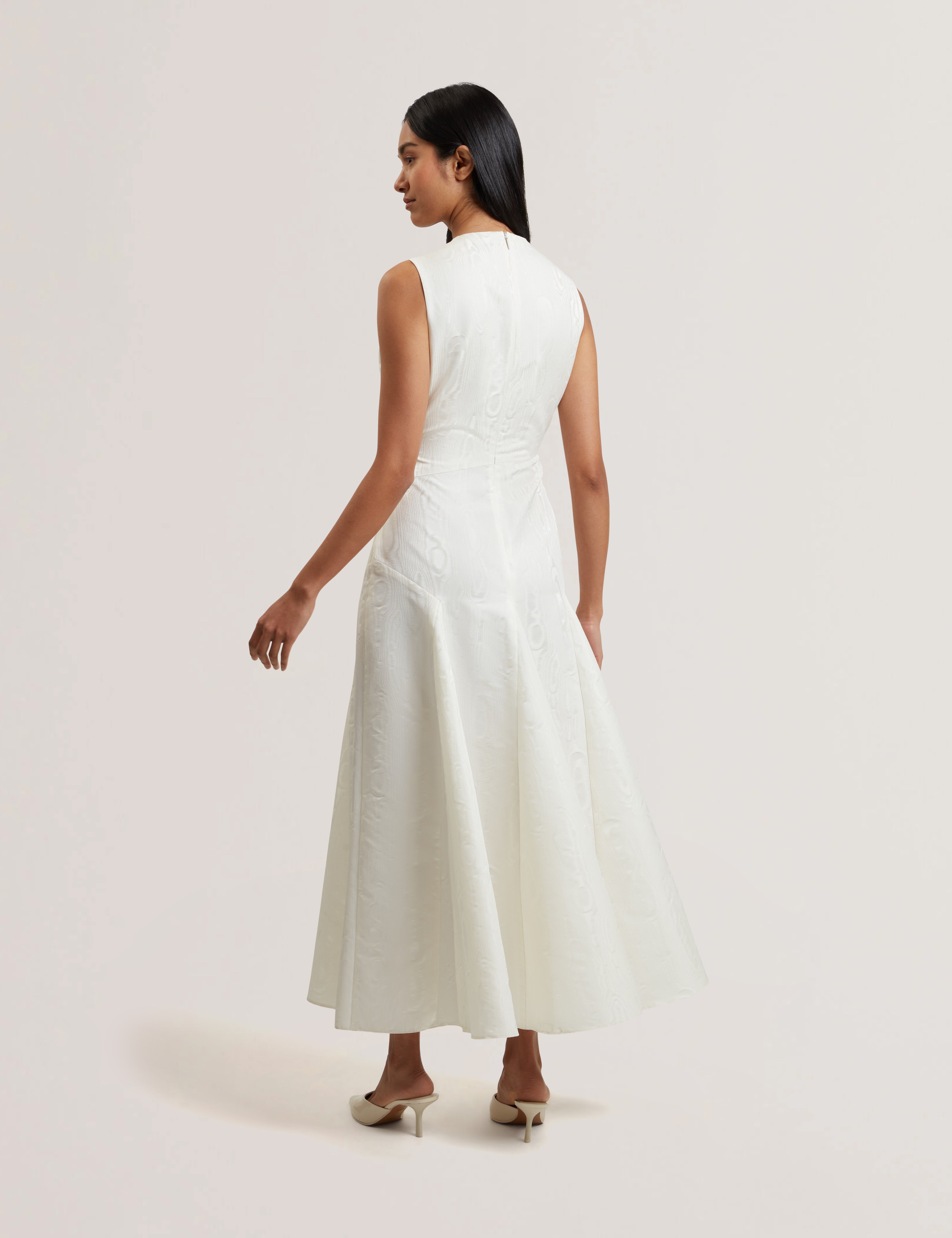 جيوفا فستان ميدي من التفتا باللون العاجي