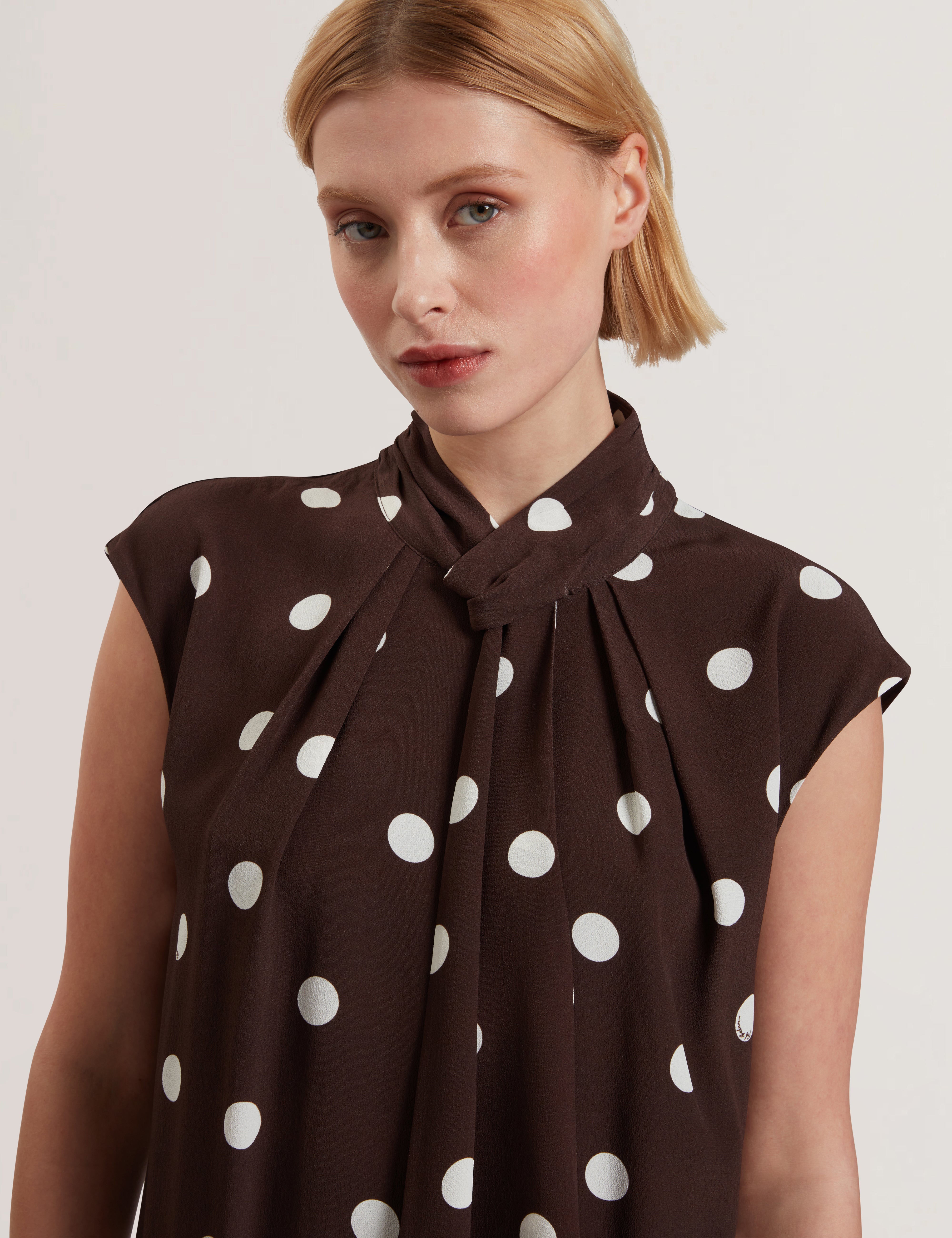Jutuva Scarf Detail Sleeveless Mini Dress Dk-Brown