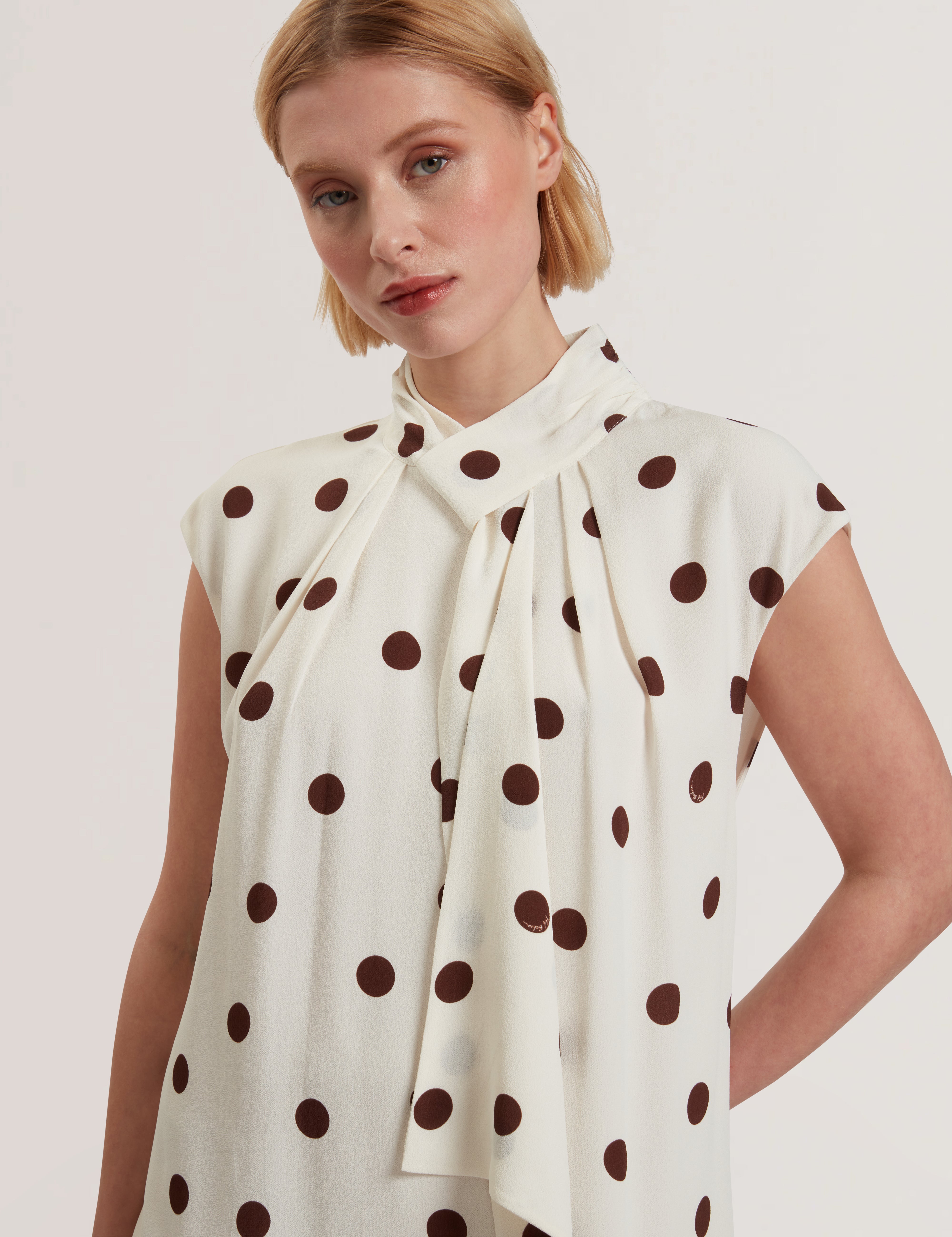 Jutuva Scarf Detail Sleeveless Mini Dress Ivory