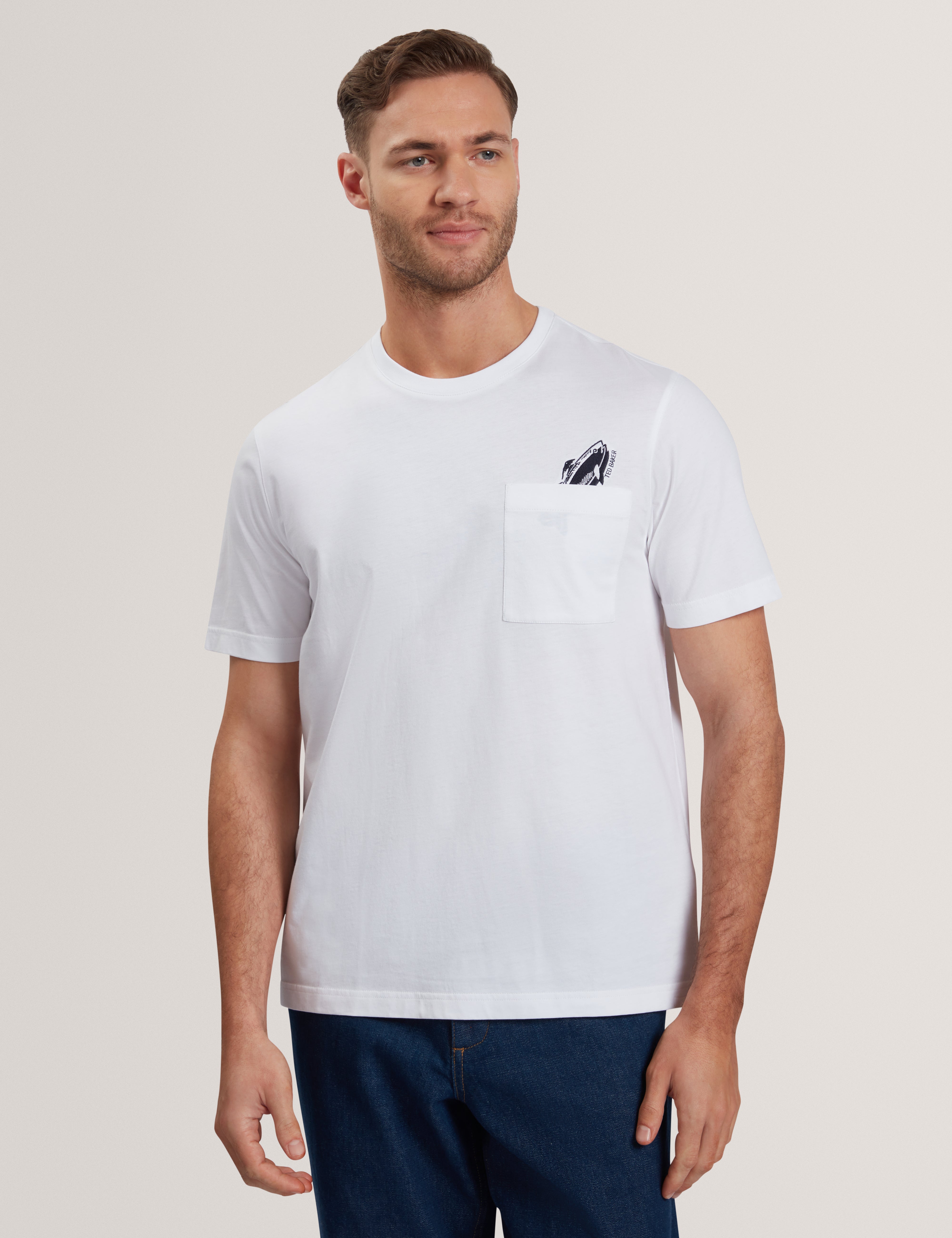 ماتيو تيشيرت أبيض كلاسيكي