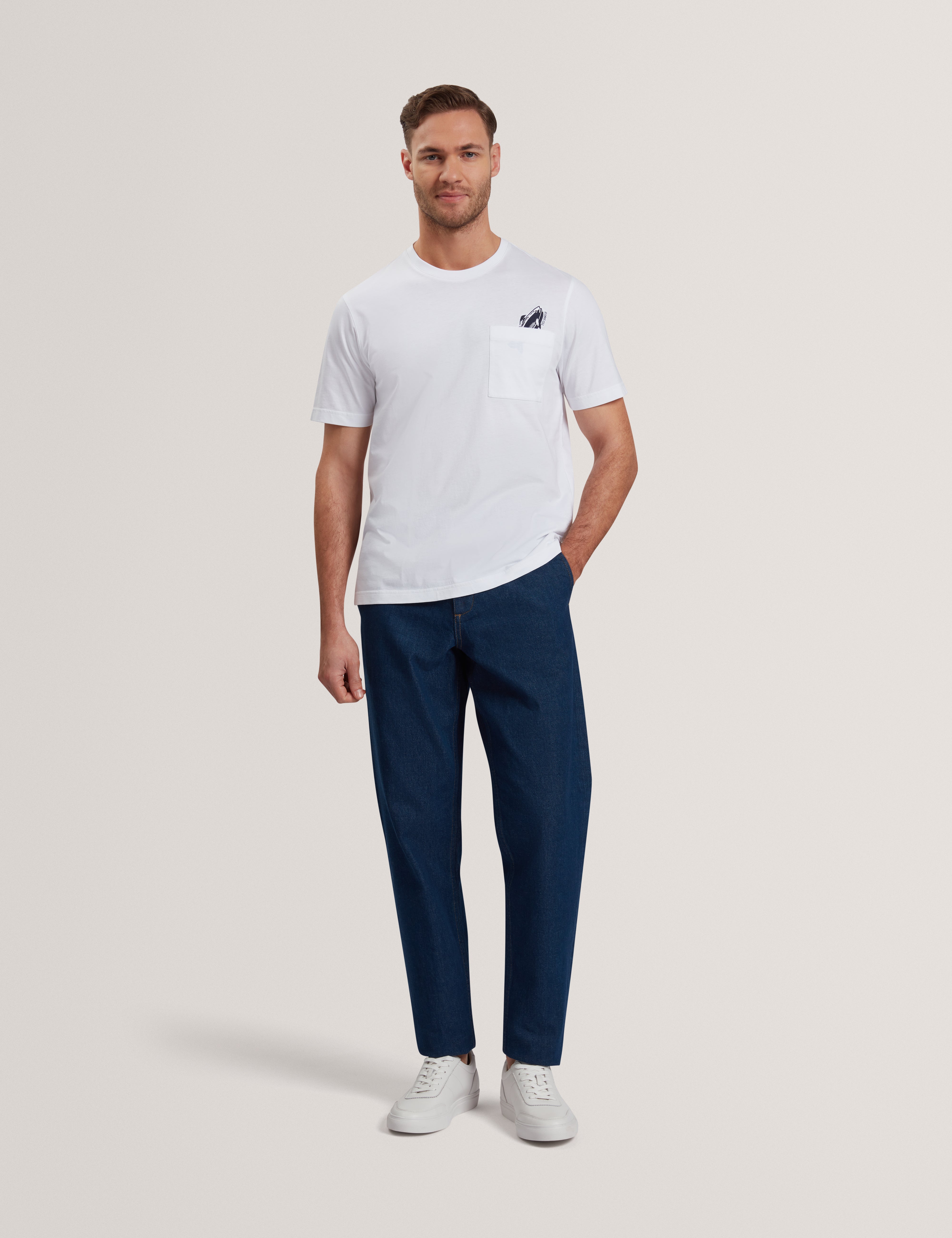 ماتيو تيشيرت أبيض كلاسيكي