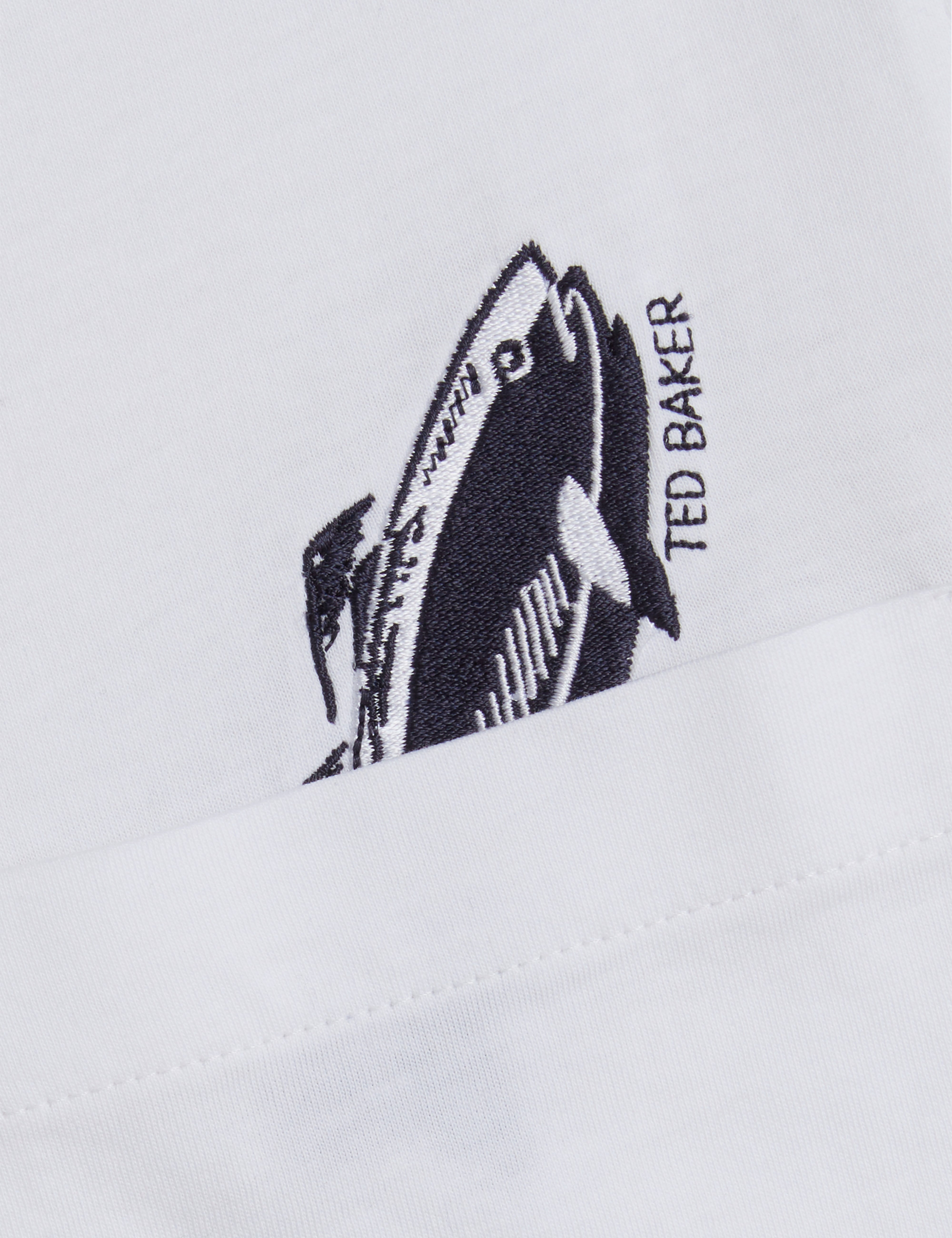 ماتيو تيشيرت أبيض كلاسيكي