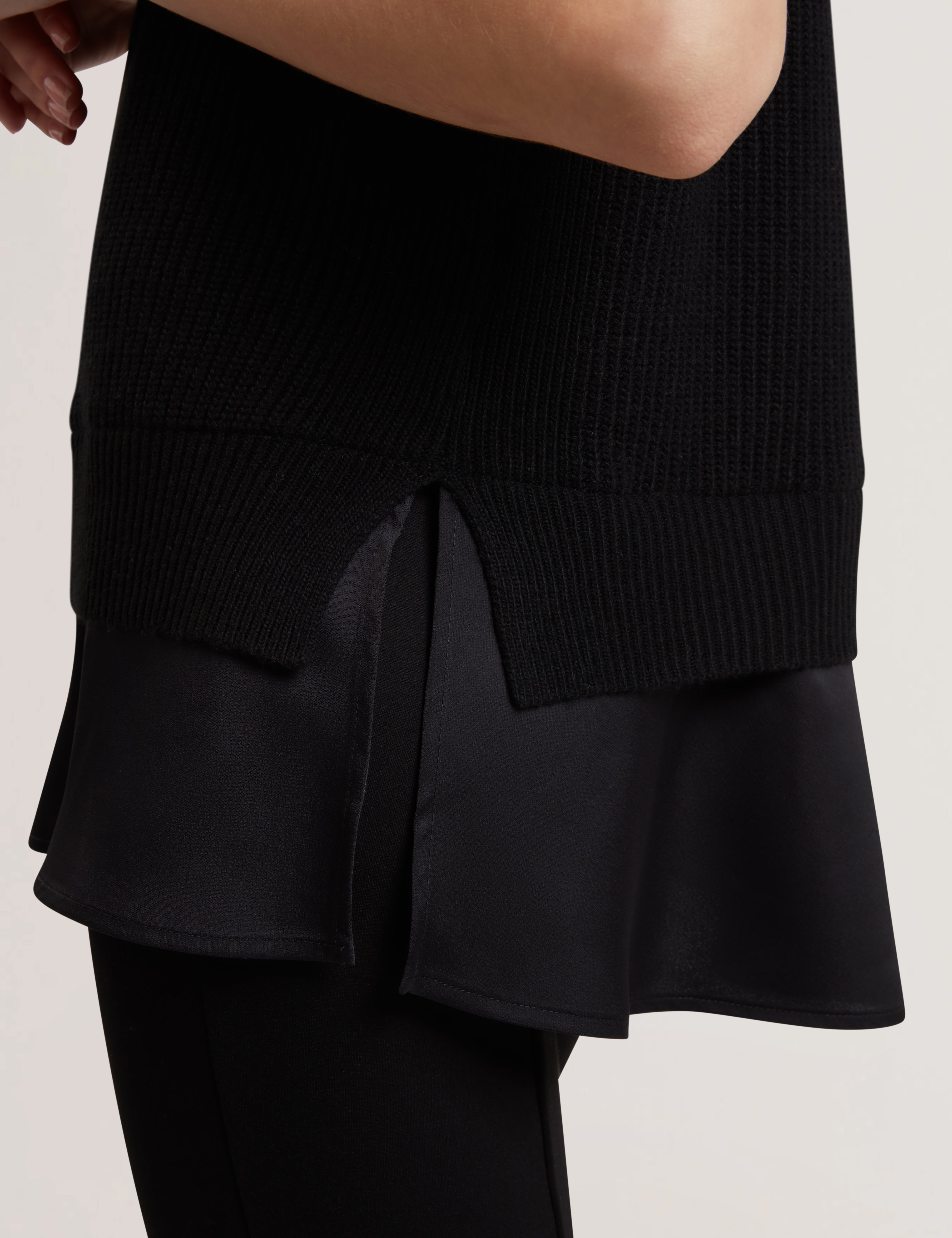 Onzaa Woven Detailed Raglan Short Sleeve Jumper Black