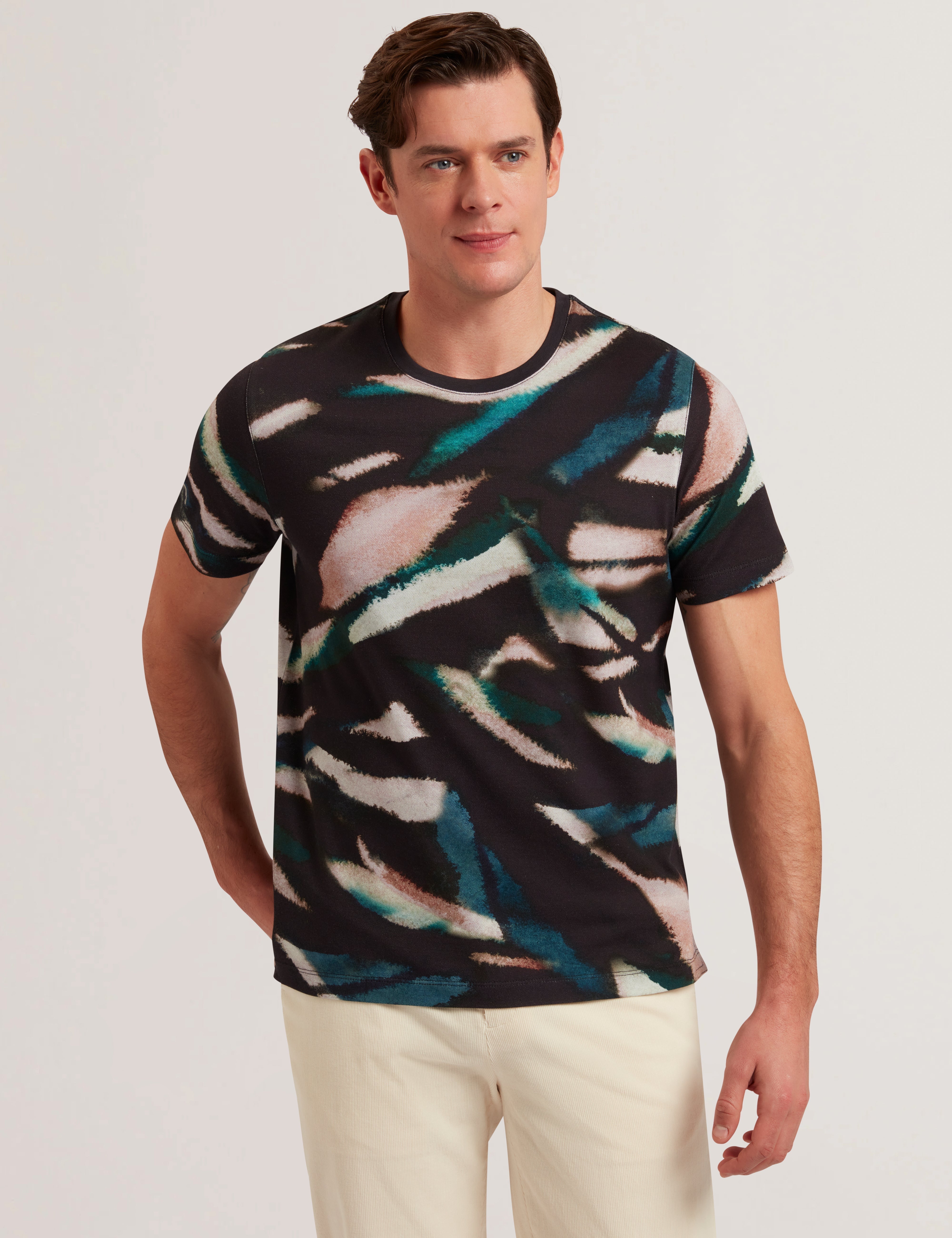 Wilsdor Short Sleeve All-Over Leaf Printed T-Shirt Black