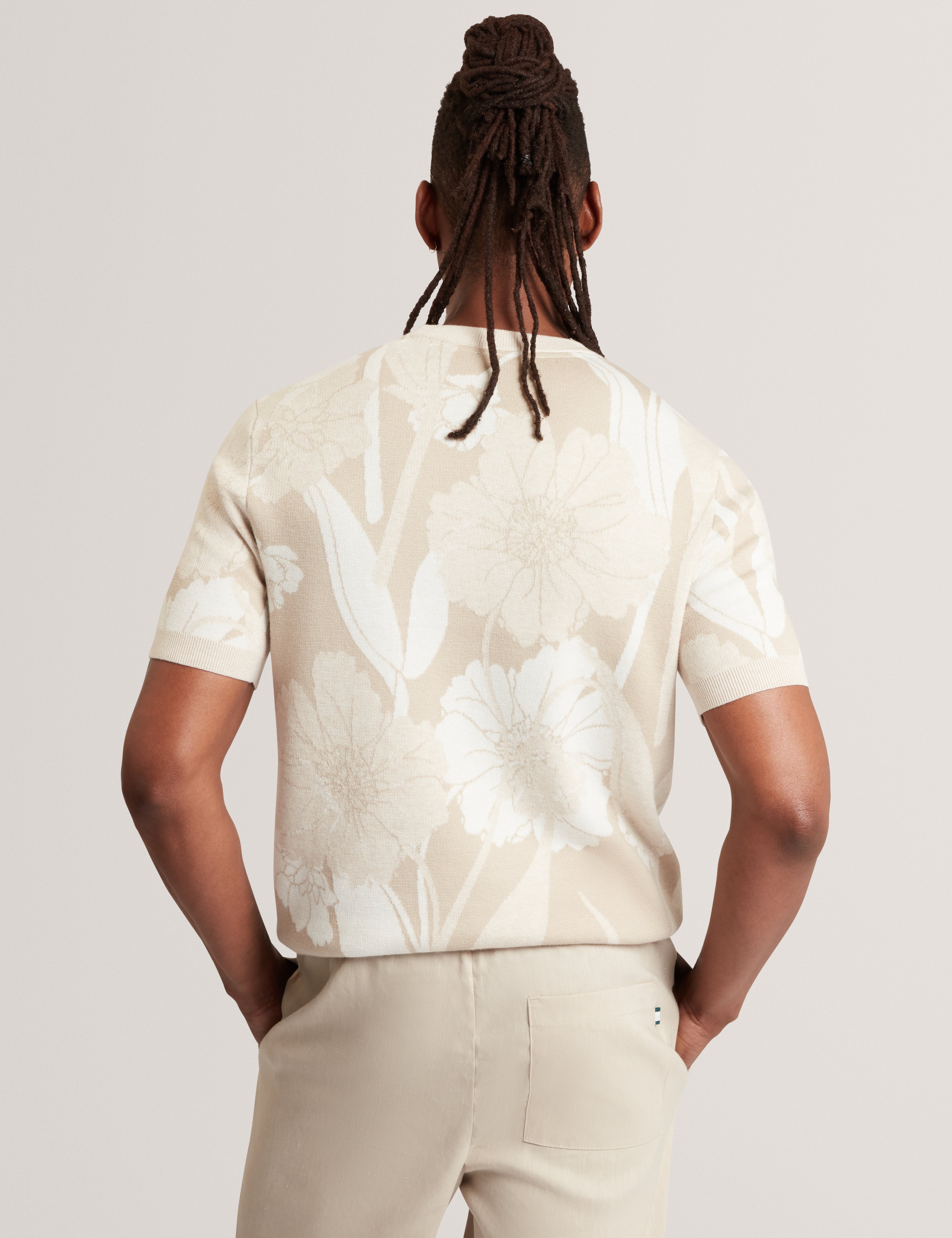 Baryn Short Sleeve Floral Jacquard T-Shirt Taupe