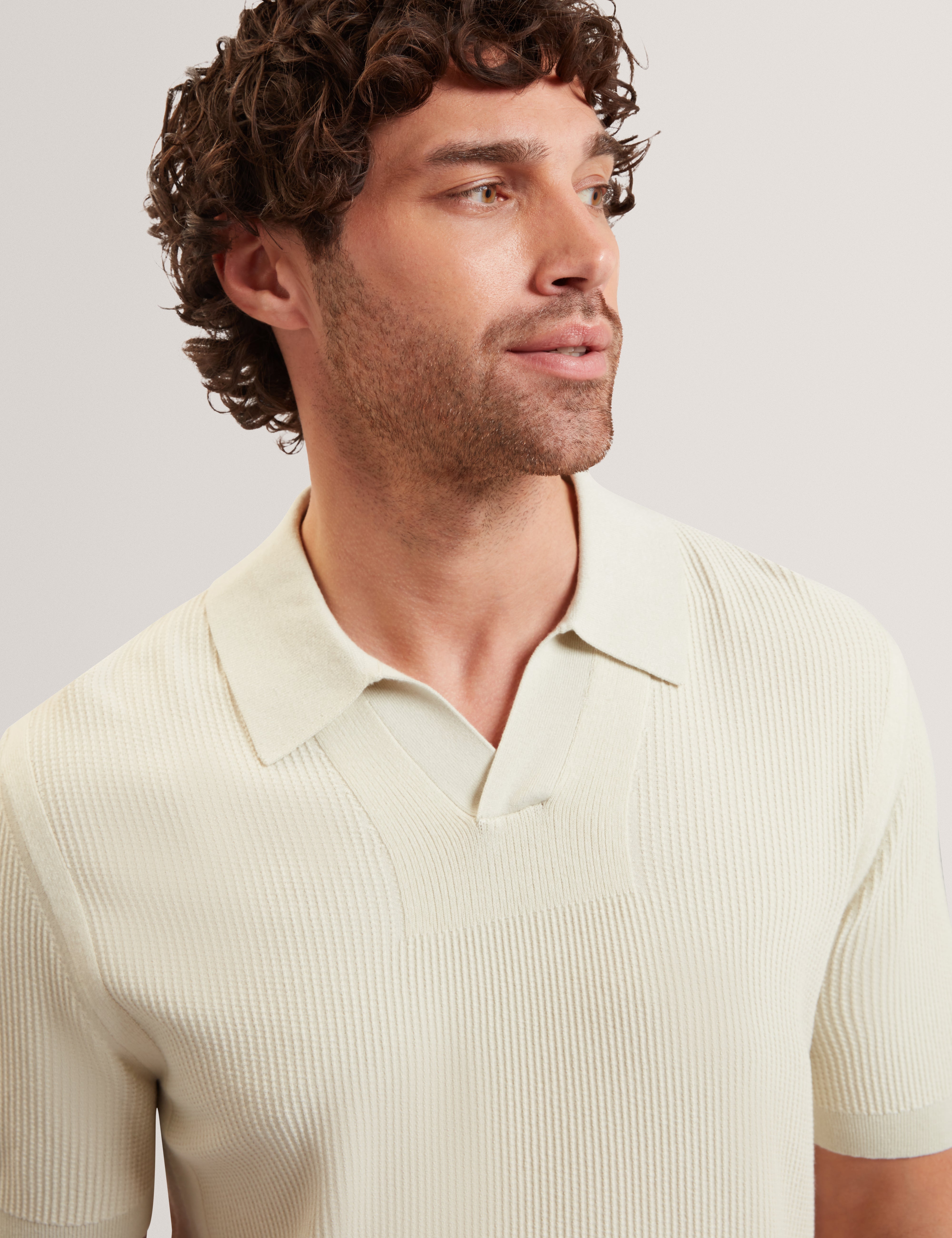 Aindrea Short Sleeve Stitch Detail Open Neck Polo Pl-Green