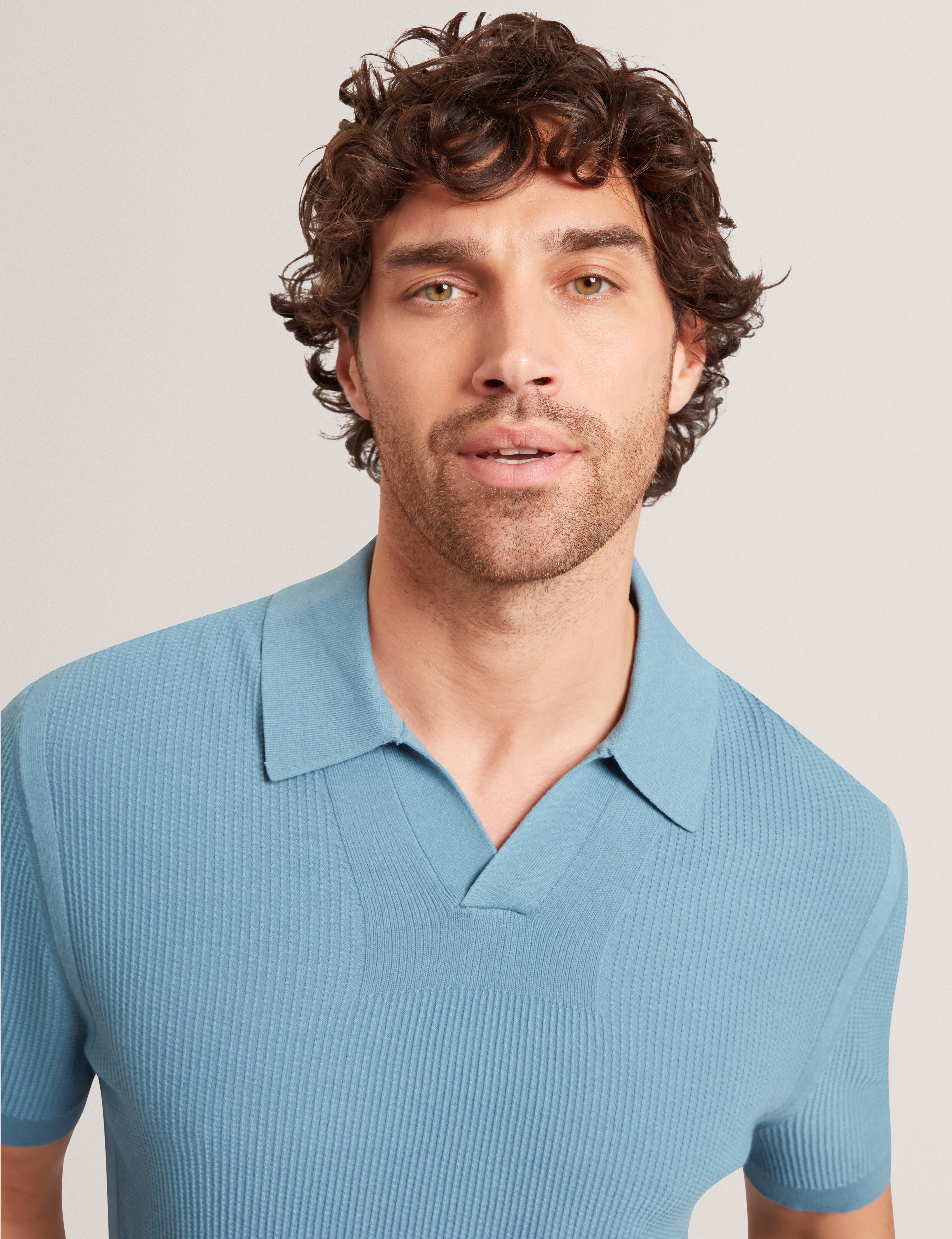 Aindrea Short Sleeve Stitch Detail Open Neck Polo Sky-Blue