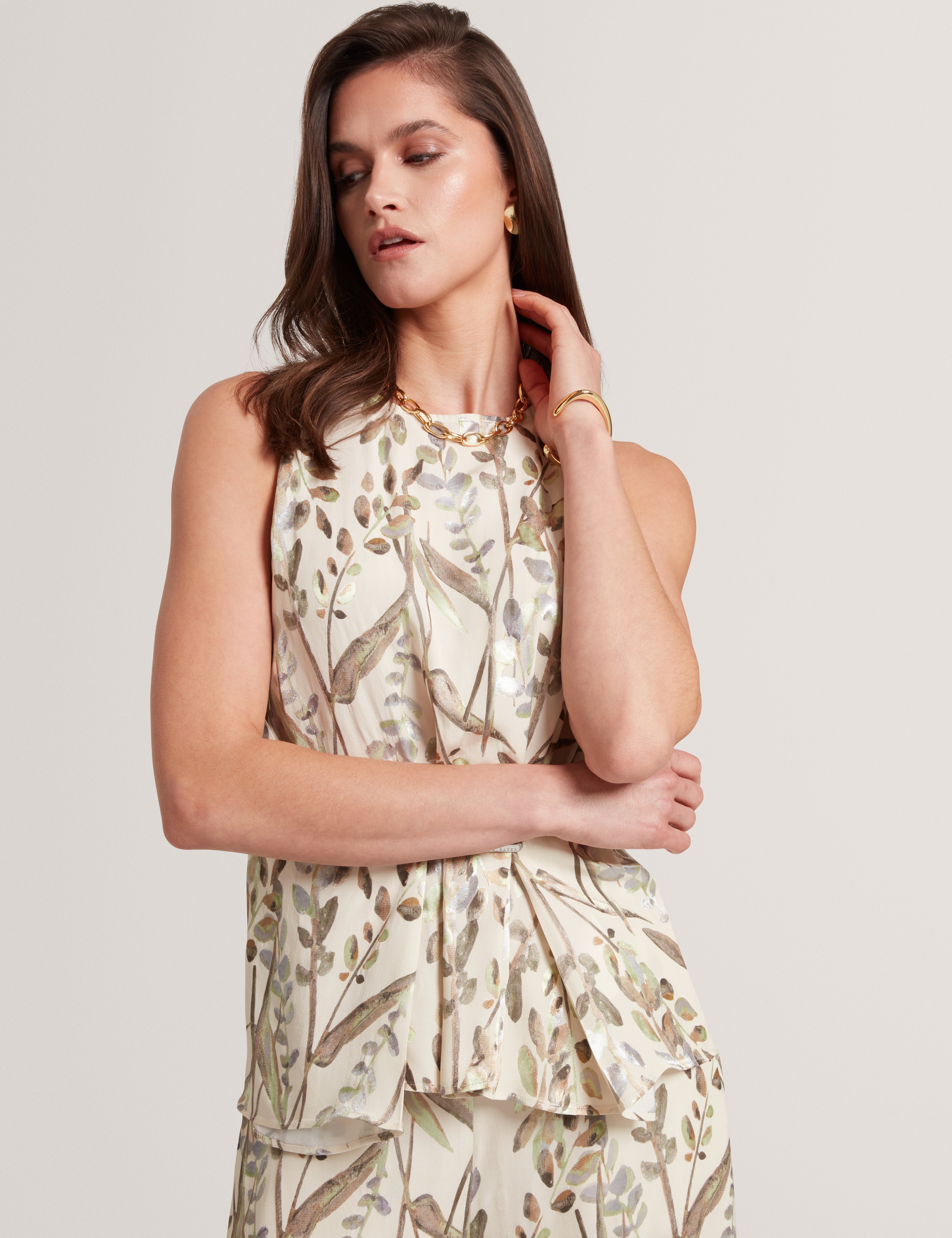 Clowdia Viscose Jacquard Sleeveless Bar Detail Natural