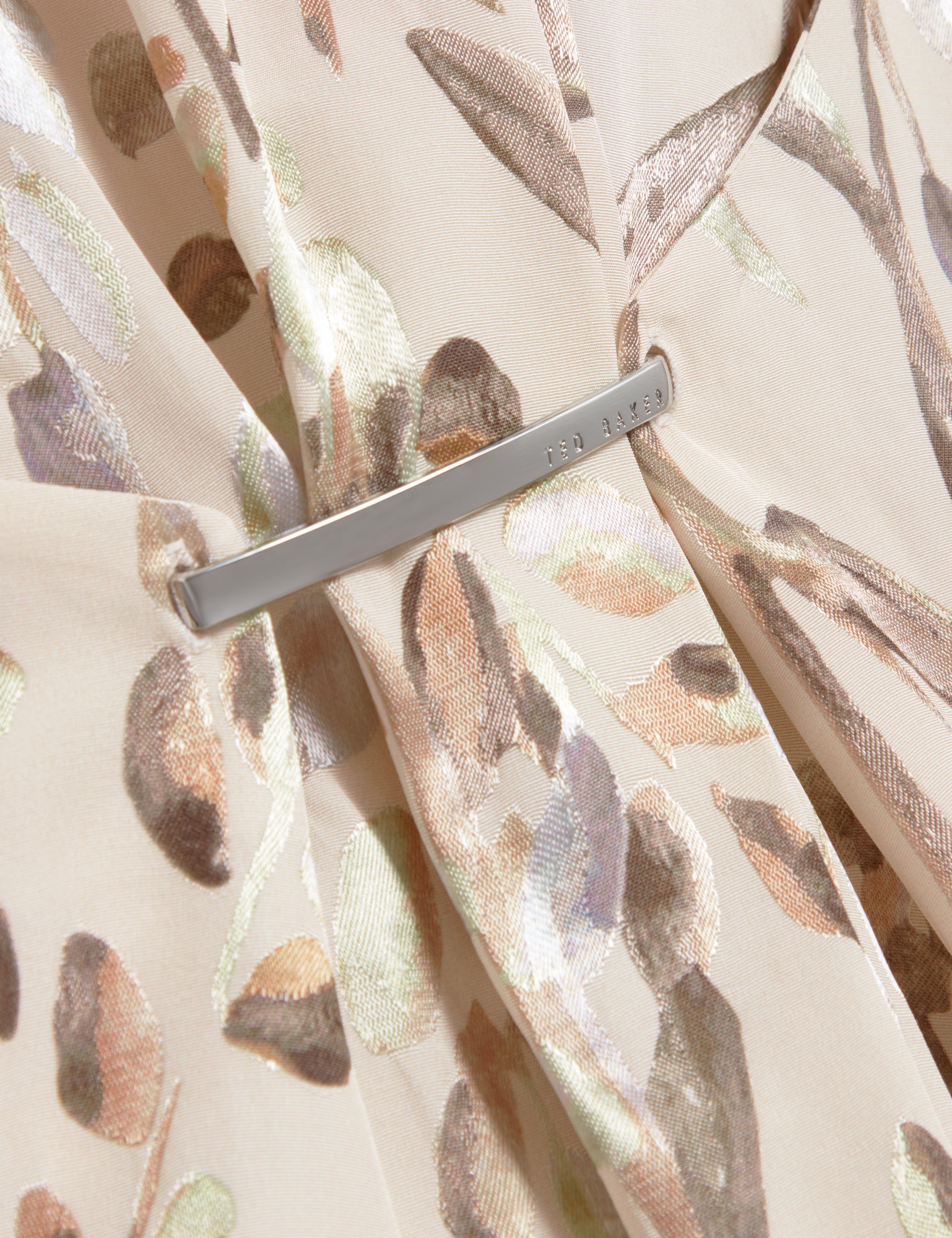 Clowdia Viscose Jacquard Sleeveless Bar Detail Natural
