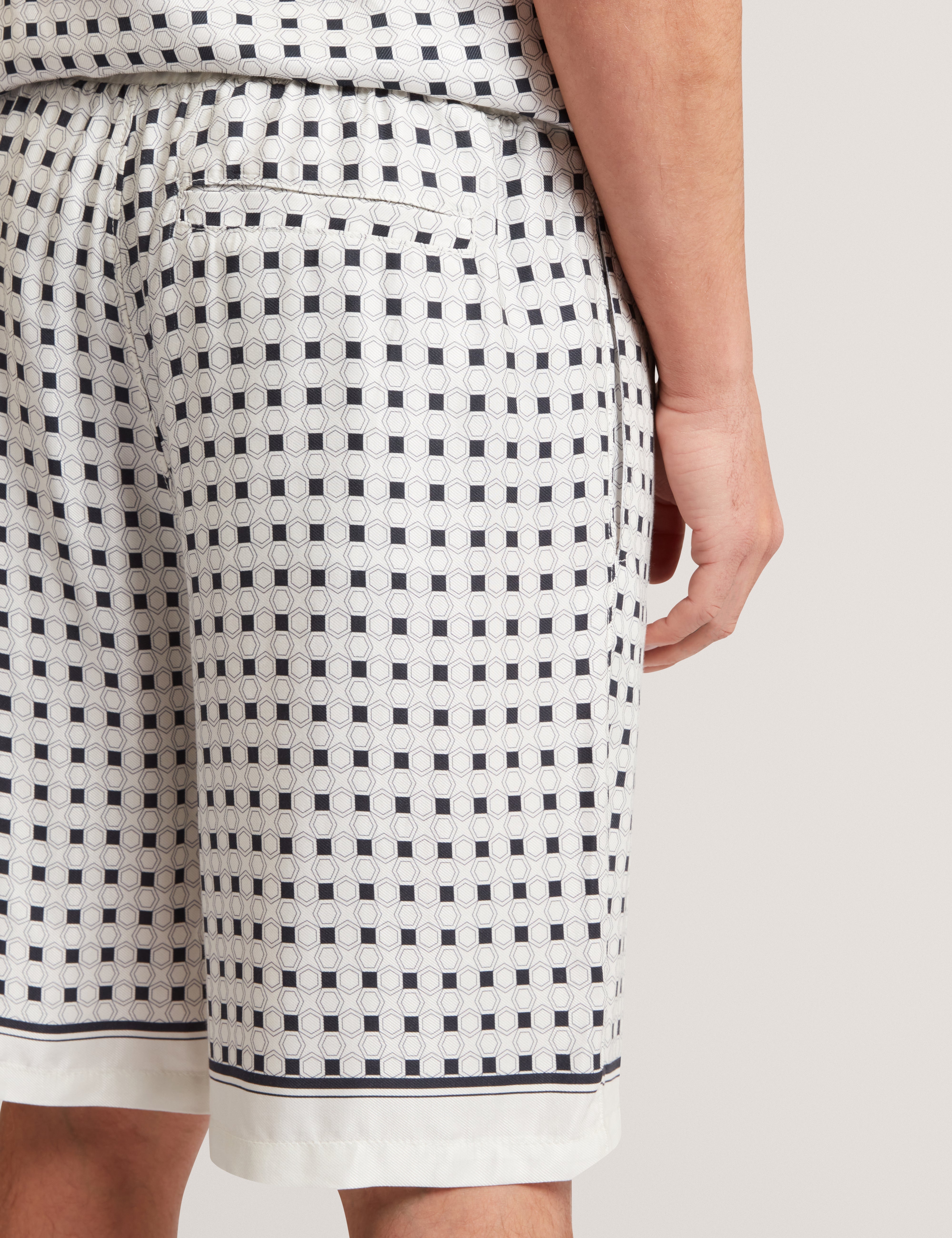 Attlass Relaxed Boarder Geo Print Short Ecru