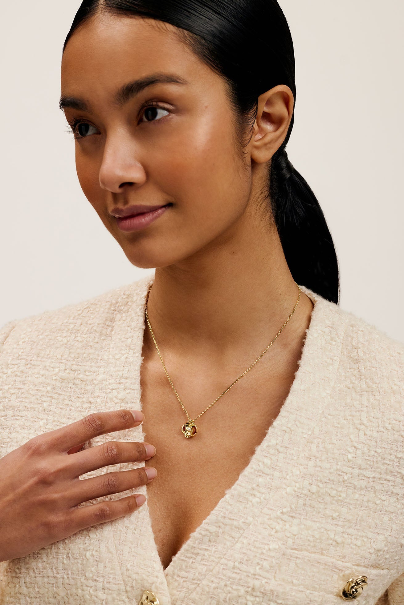 Flora Pearl Flower Pendant Gold