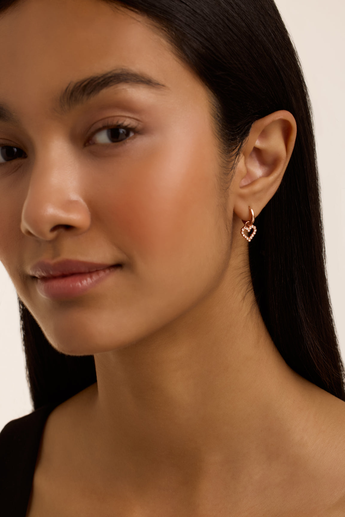 Amora Crystal Halo Heart Huggie Earring Rosegd
