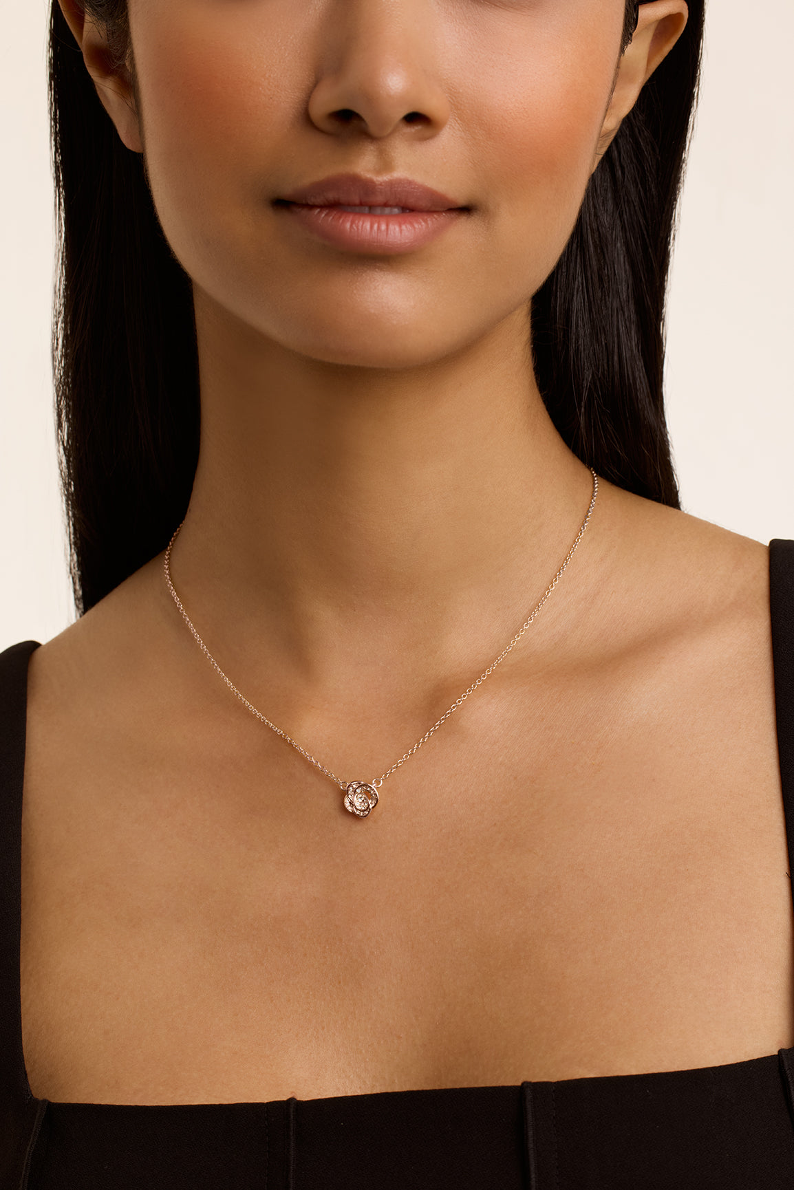 Florita Crystal Flower Pendant Necklace Rosegd